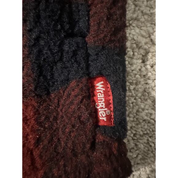 Wrangler Men’s Red and Navy Buffalo Plaid Flannel Shirt Jacket - Picture 4 of 7